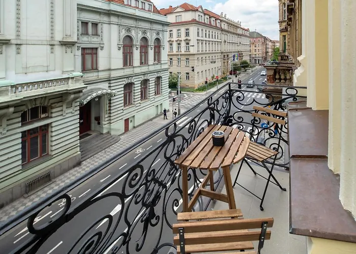 公寓式酒店 Downtown - Zborovska 4*
