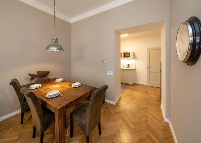 公寓式酒店 Downtown - Zborovska 4*