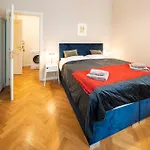 Downtown - Zborovska 4* プラハ
