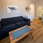アパートホテル Downtown - Zborovska 4*