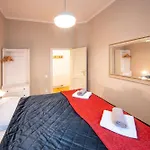 アパートホテル Downtown - Zborovska 4*