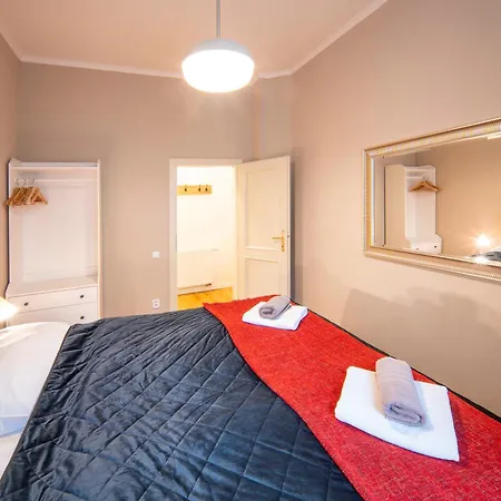 Apartmanhotel Downtown - Zborovska 4*