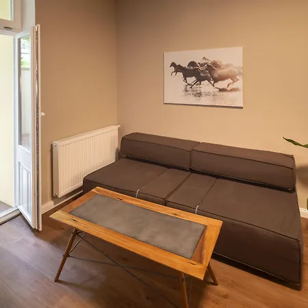 Zborovska شقة فندقية 4*