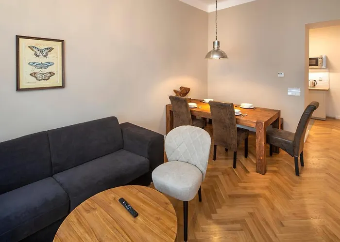 Downtown - Zborovska 4*