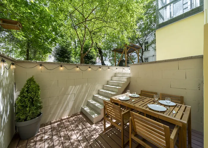 Lejlighedshotel Downtown - Zborovska 4*